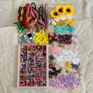 ハンドメイド パーツ ビーズ　モール　ポンポン　サンタパーツ　フェルト　ボタン　鈴　リボン 花　図工　手芸　子供　セット