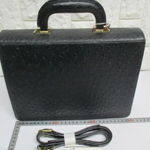 Y510/未使用 サジオ SAZIO オーストリッチ 革製 鍵・ショルダー付き レザー ビジネスバッグ 書類バッグの画像3