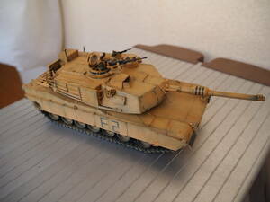 1/48アメリカ主力戦車M1A2エイブラムスの完成品