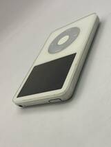 （KT011595）【爆速発送・土日発送可】iPod Classic 5th 第5世代 ホワイト Apple アイポッド 音楽 ミュージック 1円スタート 本体のみ 30GB_画像4