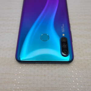 HUAWEI P30 lite ◆ 4GB/64GB Android10 3340mAh 6.15inch(1080×2312dot) Kirin 710/ Y!mobile MAR-LX2J ※割れ