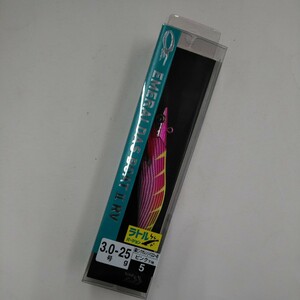 新品 ダイワ エメラルダス ボートⅡ RV ラトルバージョン 3.0号 25g ピンク-縞ピンクオレンジイエロー杉 ティップラン ボートエギング 