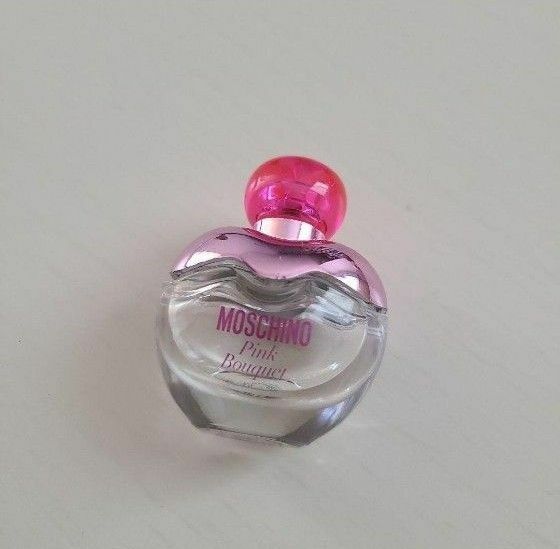モスキーノのピンクブーケ　香水 香水