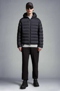 超美品 2024年 今期最新モデル27万円 モンクレールMONCLER ARROUX 本物 ブラック サイズ1 L 国内正規品