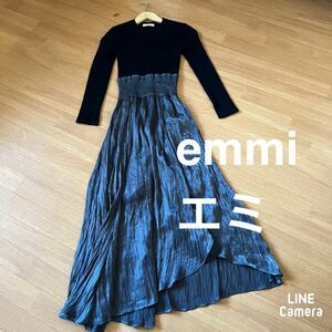 エミ　emmi アシメントリーニットワンピース