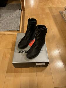 DAINESE　ダイネーゼ　ブーツ　NIGHTHAWK D1 GORE-TEX LOW防水防風　サイズUS7.5 美品