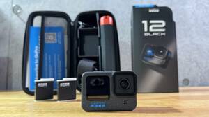 【使用ごく僅か数時間: Sランク品】GoPro HERO12 Black + アクセサリーキット 付属品全て未使用 バッテリー2個 付属【GoPro正規品】