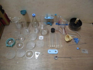 当時物 昭和レトロ 理科 学研 実験器具 ガラス プラ 保存容器 ビーカー フラスコ まとめて 約40点 ガラス容器 ヴィンテージ 古道具 瓶 薬瓶