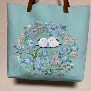 大きなトートバッグハンドメイド手刺繍シマエナガ