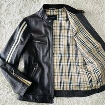 《極美品》バーバリーブラックレーベル BURBERRY ノバチェック 袖ライン ラムレザー ライダースジャケット 羊革 Lサイズ 茶 ブラウン_画像2