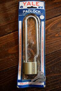 NOS VINTAGE YALE BICYCLE PADLOCK( Knuckle bread shovel side valve(bulb) 