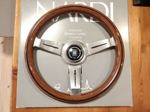 美品 小径 ナルディ NARDI クラシック ウッド ステアリング 33パイ リング ホーンボタン ポリッシュ　ヴィンテージ