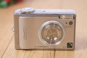 【富士フィルム　FInePix F-11】コンパクトデジタルカメラ　ジャンク!!　管Z7950