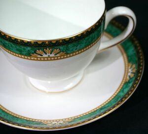 送料無料 WEDGWOOD LAMBOURN カップ＆ソーサー 兼用 紅茶＆コーヒー 英国式 伝統の柄　ウェッジウッド