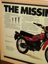 1978年 USA 70s 洋書雑誌広告 額装品 Yamaha DT100 ヤマハ (A3size) / 検索用 DT125 店舗 看板 ガレージ ディスプレイ 装飾_画像2
