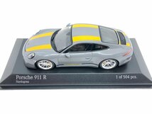 ▼　【ミニチャンプス 1/43 ポルシェ 911 R 2016 ナルドグレー/イエローストライプ】001-02402_画像2