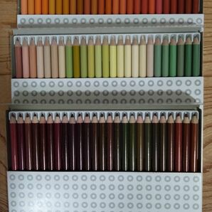 フェリシモ 色鉛筆 未使用品25本入り3ケース(6番、7番、9番)フェリシモ 500色色鉛筆の一部です。