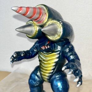 マーミット ドリルマジュー スカルヘッドバット marmit SKULL HEAD BUTT ドリリング ソフビ ターゲットアース