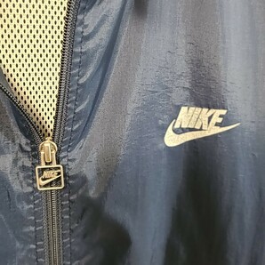 90s 90年代 ビンテージ NIKE ナイキ 濃紺 ナイロン 裏地メッシュ 紺タグ ナイロンジャケット ウィンドブレーカー フード ジップジャケットの画像4