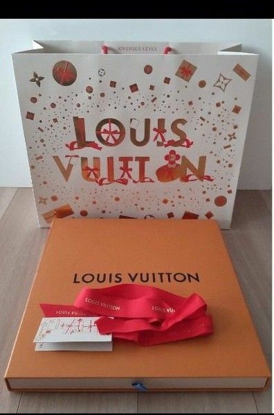 LOUISVUITTON ショッパー＆ 化粧箱 ＆ メッセージカード付リボン