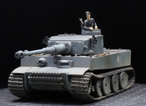 1/35 ドイツ陸軍 タイガーⅠ重戦車（極初期型）第501重戦車大隊第１小隊「111号車」フリウル金属履帯/金属砲身/レニングラード戦線 完成品_画像1