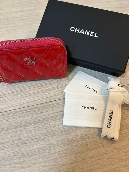 シャネル CHANEL エナメル コインケース 赤 財布 小銭入れ 小物入れ 付属品あり