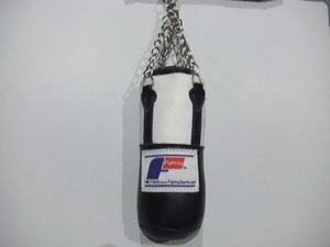 Fighting Sports: Sand bag key holder Boxing combative sports secondhand goods free shipping 