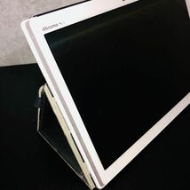 ht2029【60】//docomo　ドコモ　タブレット　ARROWS　Tab　F-03G　ホワイト　アダプタ付き　富士通　通電のみ確認_画像2