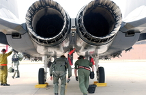 航空自衛隊機　F-15j 実機 実物ＥＧ：Ｃｏｍｐ ALLチタンブレードのキーホルダー レインボウ発色 仕様書・ケース付き_画像8