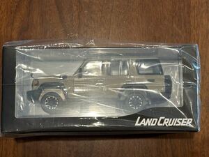 未開封品　TOYOTA トヨタ LAND CRUISER ランドクルーザー 70 ランクル カラーサンプル ミニカー 1/30 ベージュ