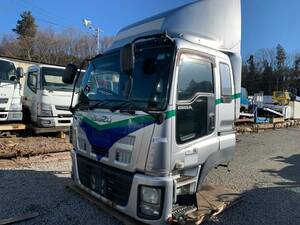 キャビンのみ　Isuzu　Giga　キャビン　QKG-CYJ77A　ベッドincluded　2013March 【CE-AB-41】