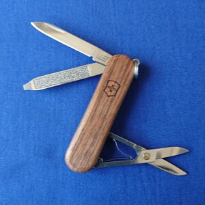 VICTORINOX(ビクトリノックス)クラシック SD ウッド (523)