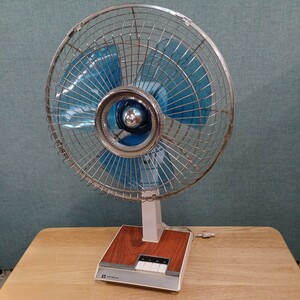 昭和レトロ 日立 HITACHI 扇風機 DESK FAN D-670 卓上 羽根径30cm 希少 ブルー 中古 長期保管品 動作確認済み 家庭用 ビンテージ家電