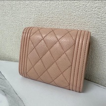 241 1円 CHANEL シャネル ボーイシャネル マトラッセ キャビアスキン 三つ折り財布 ピンク ココマーク ゴールド金具_画像2