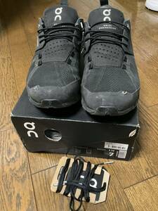 On （オン） Cloud Waterproof Black／Lunar クラウド ウォータープルーフ 19.99987 メンズ　25.0