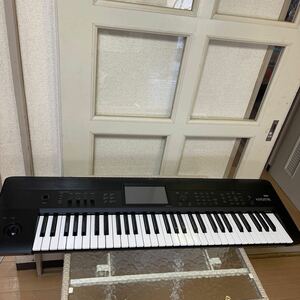 KORG コルグ KROME-61 シンセサイザー 61鍵 電源コード付いてないです。