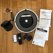 YM247 iRobot アイロボット ルンバ 870　国内正規品　ロボット掃除機 Roomba 本体・充電スタンド・クリーナー・取説付属　動作OK_画像1