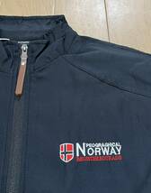 新品4158　北欧Geographical Norway　耐久撥水ソフトシェルジャケット　黒　XL_画像2