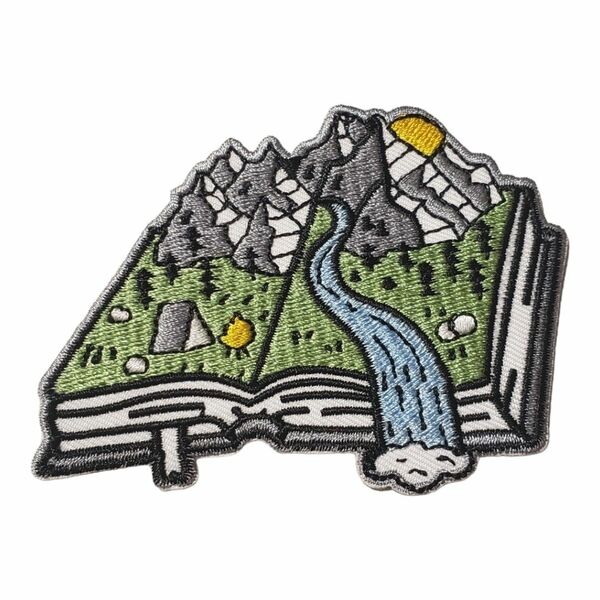 C-5【 アイロンワッペン 】 山 マウンテン MOUNTAIN 地図 MAP テント キャンプ 焚き火【 刺繍ワッペン 】