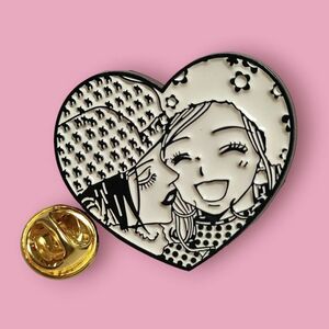 2002【 ピンズ 】PINS ピンズ ピンバッジ バッジ NANA 小松菜奈 ハチ 漫画 矢沢あい heart ハート