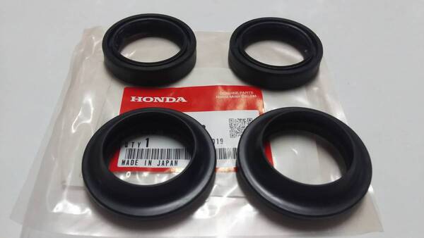 ■送料込み■ FTR223 フロントフォーク オイルシールセット オイルシール ダストブーツセット HONDA純正部品