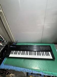 Roland D-10キーボード ローランド シンセサイザー 電子ピアノ キーボードアンプ 接続鍵盤弾く音出し動作確認済み
