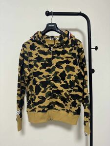 A BATHING APE アベイシングエイプ スウェットシャツBAPE 迷彩SHARK サイズ:XL