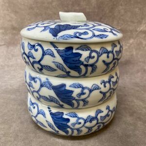 鉢 重鉢 蓋物 三段重鉢 染付 菓子器 お重 陶器 和食器 コレクション 唐草 茶道具