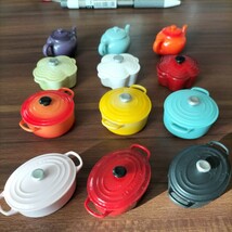 クルーゼ マグネット ル・クルーゼ　LE CREUSET キッチンマグネット　全12種類　未開封１セット、開封済み1セットの24個_画像2