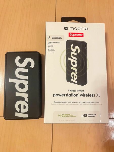 シュプリーム　Supreme mophie power station wireless xl モバイルバッテリー　充電