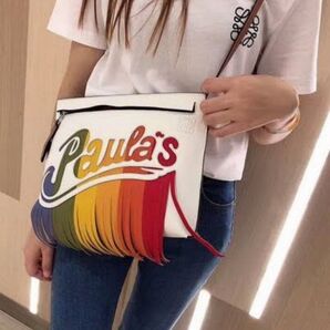 ショルダーバッグ ロエベLOEWE PAULA T POUCH【本物保証】