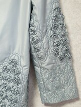 ◆暖かい裏ボア　バラ模様と刺繍の中綿入りジャケット◆M～Ｌサイズの方に 水色　ゴージャス　豪華　やや難あり_画像5
