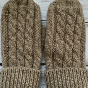 レディース　ウールミトン　ケーブル編み　ウール100% 手袋　ベージュ　美品