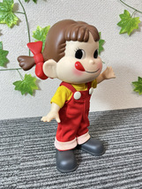 2626-03★Fujiya/不二家 ペコちゃん 人形 フィギュア 赤つなぎ 昭和レトロ 全高約26cm★_画像2